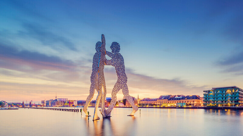 Molecule Man, Berlin