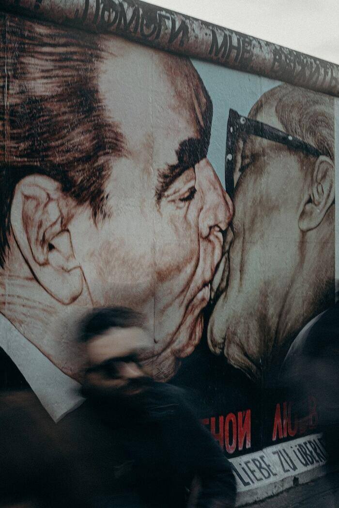 Socialist Fraternal Kiss, Berlin Duvarı