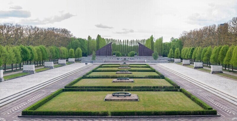 Treptower Parkı Berlin