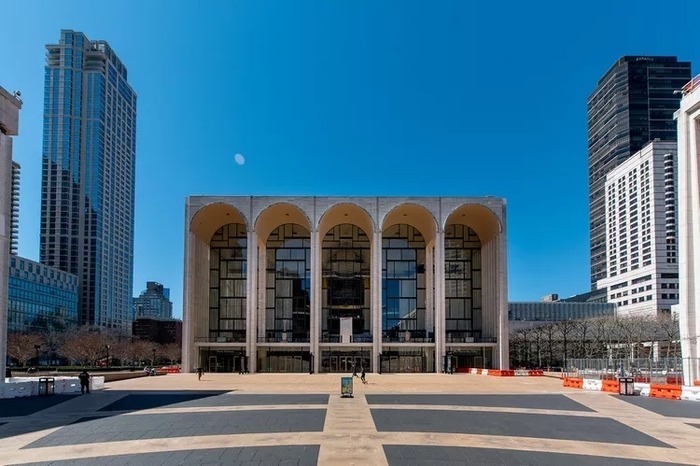 Metropolitan Opera Evi New York
