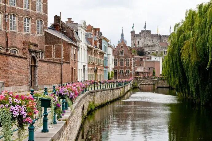 Prinsenhof bölgesi, Gent'te Nerede Kalınır