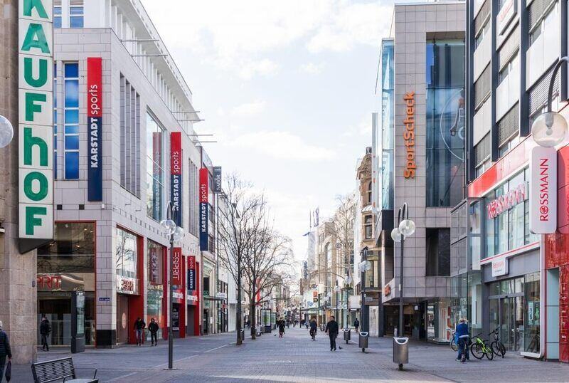 Schildergasse Caddesi, Köln'de ne yapılır