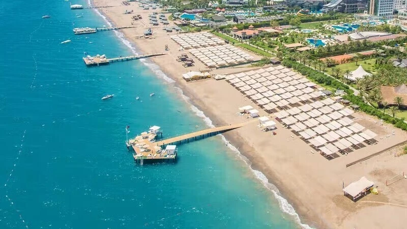 Lara Beach, Antalya'da nerede kalınır