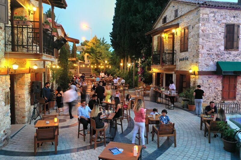 Eski Şehir Merkezi, Kuşadası'nda nerede kalınır