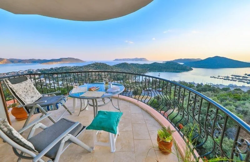 Nirvana Apartments, Kaş'ta nerede kalınır