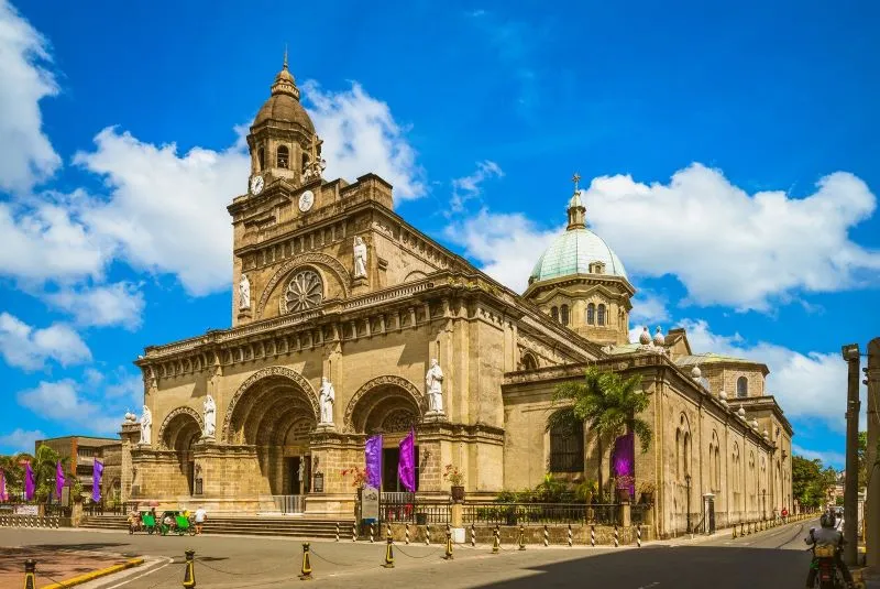 Intramuros, Manila'da nerede kalınır ?