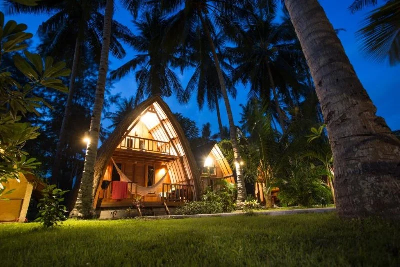 Island View Bar & Bungalow