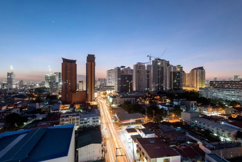 Quezon City, Manila'da nerede kalınır ?